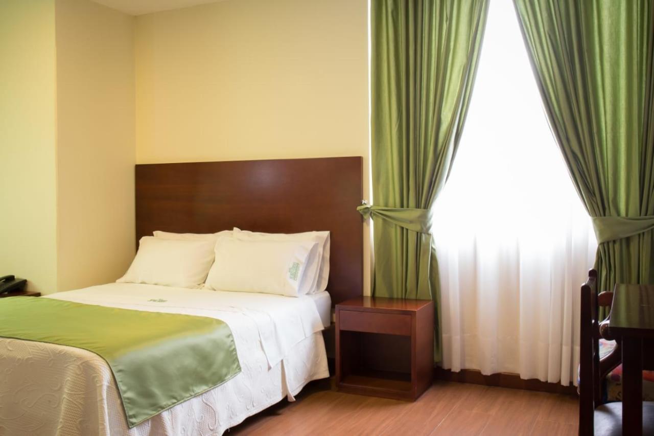 Hotel Nubes Verdes イピアレス エクステリア 写真