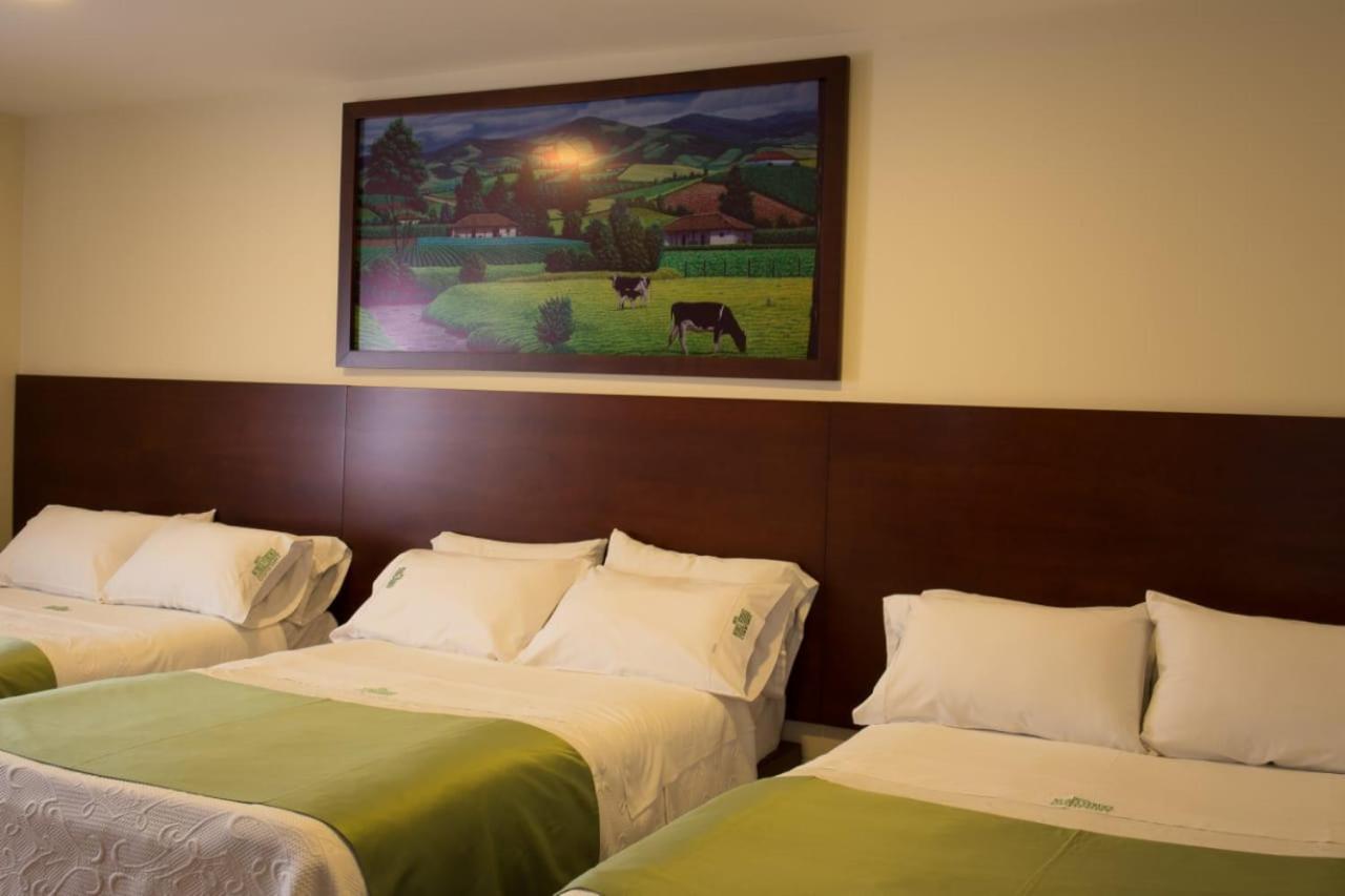 Hotel Nubes Verdes イピアレス エクステリア 写真