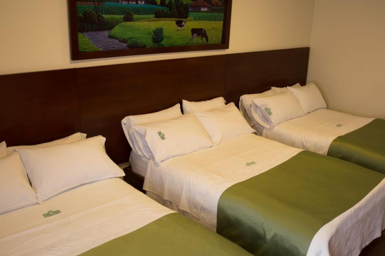Hotel Nubes Verdes イピアレス エクステリア 写真