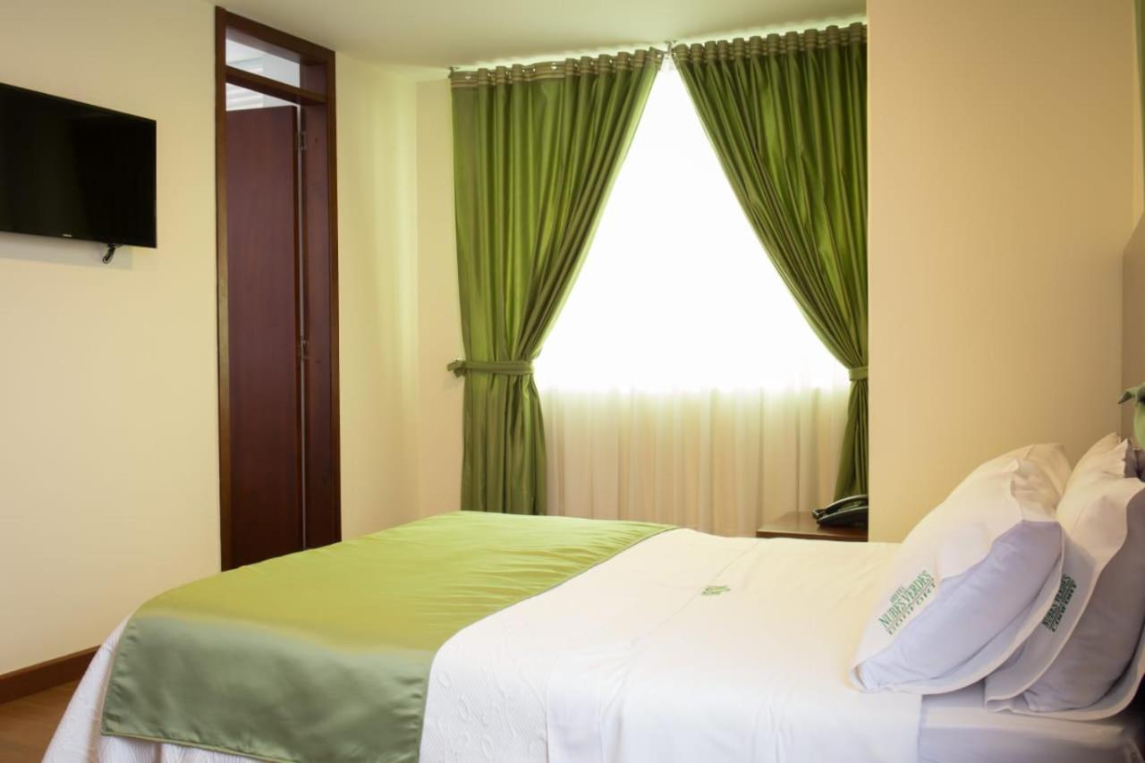Hotel Nubes Verdes イピアレス エクステリア 写真
